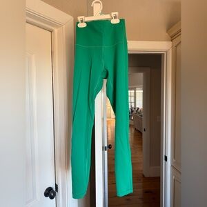 Size 4 Lululemon Wunder Train 25 inch